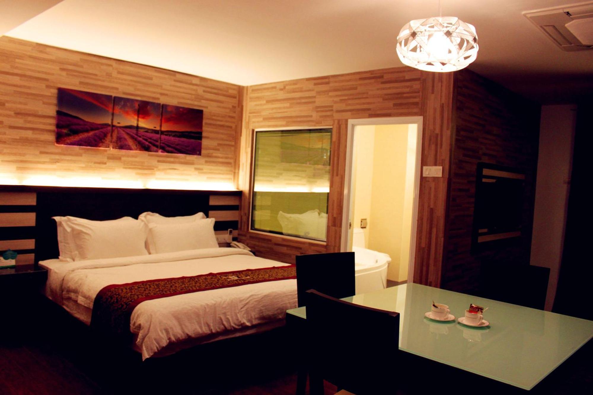Hotel Time Boutique Nilai Exteriér fotografie